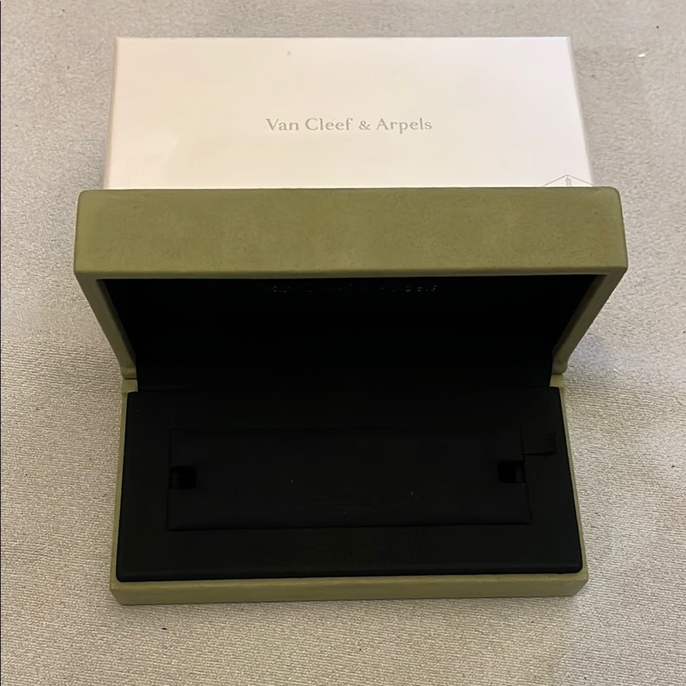 Authentic Bracelet Box - Van Cleef & Arpels